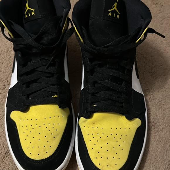 2019 Men’s Jordan’s 1 mid yellow toe size 11 - Picture 6 of 16